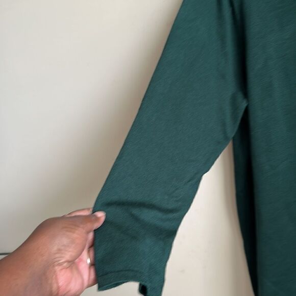 Tahari Green Tunic Style Sweater 1X - Picture 3 of 9